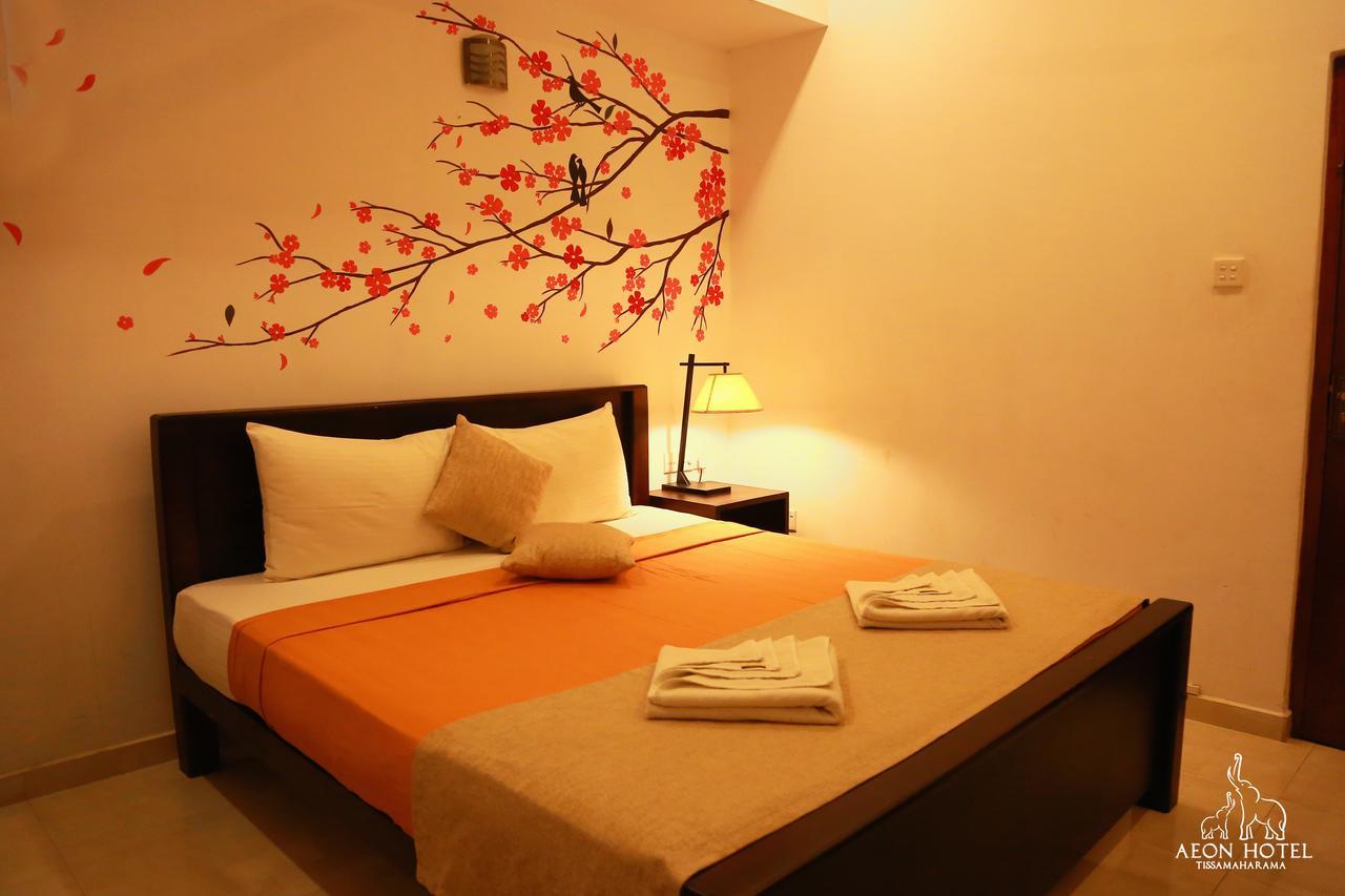 Aeon Hotel Tissamaharama Esterno foto