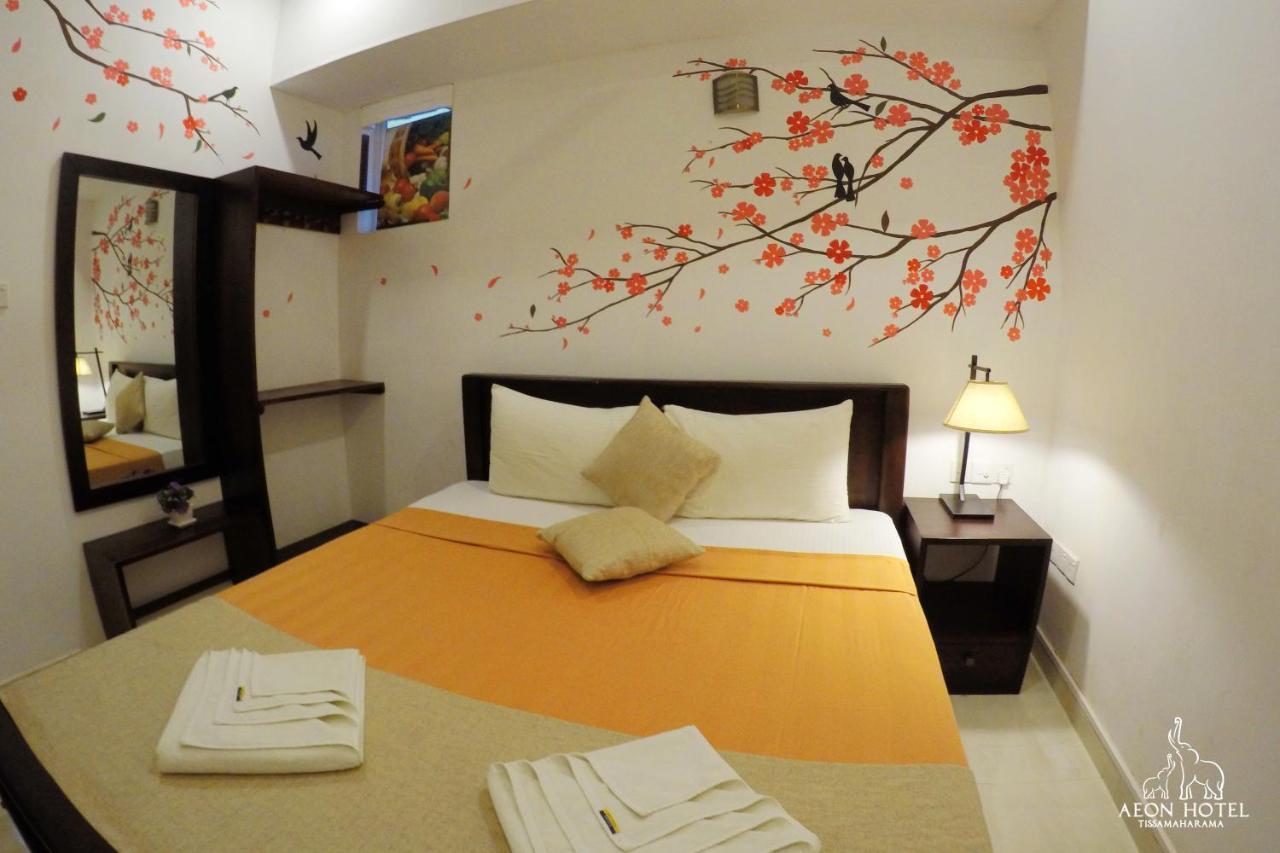 Aeon Hotel Tissamaharama Esterno foto